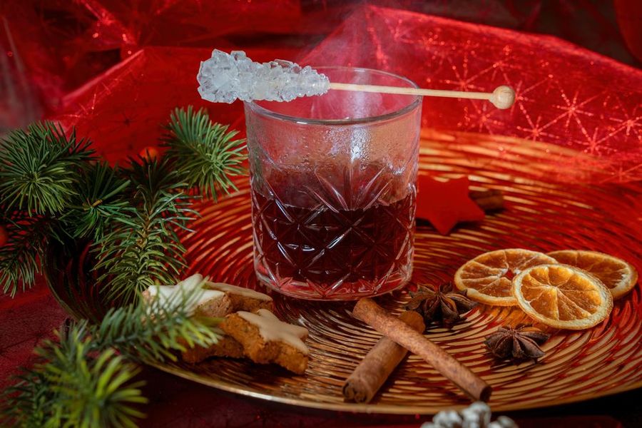 Grzane wino z pomarańczą i cynamonem